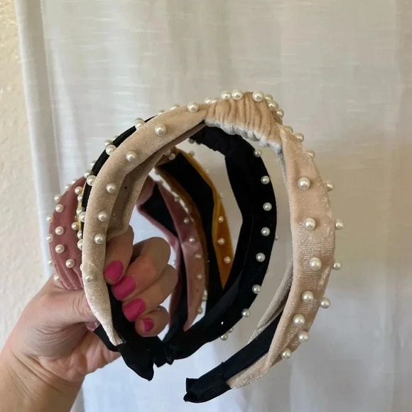 4 Pcs Velvet Pearl Head Bands - Picture 4 of 5